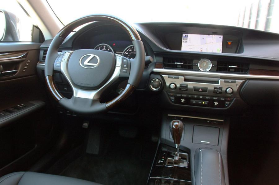  Lexus ES350 2013 года  (фото 39 из 64)